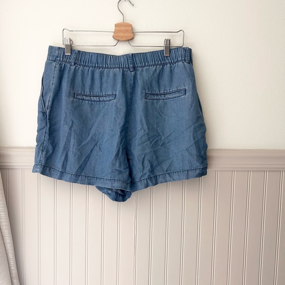 💙 LOFT Blue Chambray Relaxed Fit Shorts – Size 12 - Picture 7 of 7